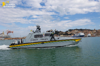 Ancona - Evade dai domiciliari, arrestato nel porto dorico